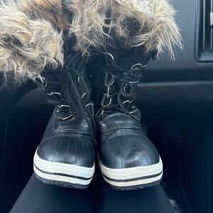 Polar Black Boots with Tan Faux Fur Accent